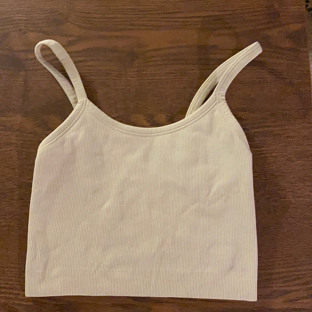 Set active body crop in Oat milk color